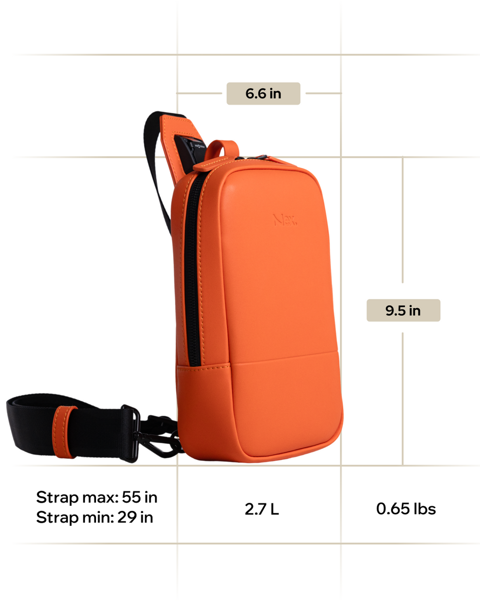 Front view: 6.6 inches wide by 9.5 inches tall; capacity 2.7 liters; weight 0.65 pounds